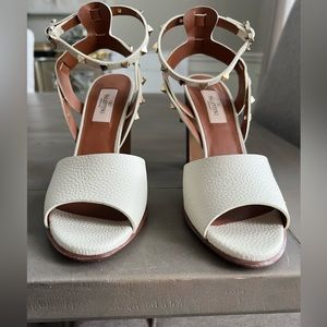 Valentino rockstud sandals Size 40 White/Ivory